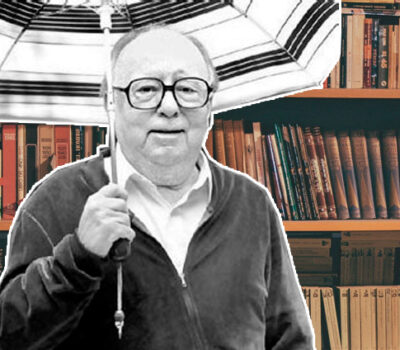 Imagen de Augusto Monterroso con una sombrilla para ilustrar su ensayo Cómo me deshice de quinientos libros